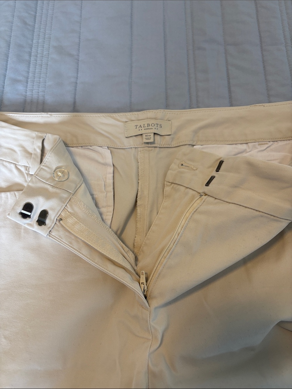 Talbots khaki Bermuda Shorts - Picture 4 of 7